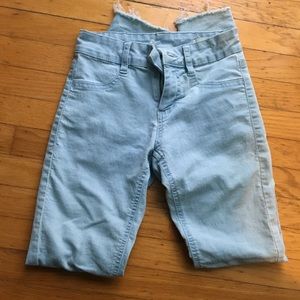 LIGHT BLUE SKINNY JEANS